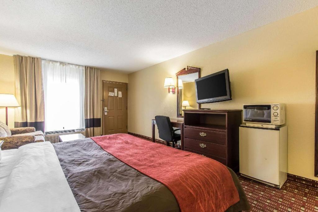 Quality Inn Andalusia Extérieur photo