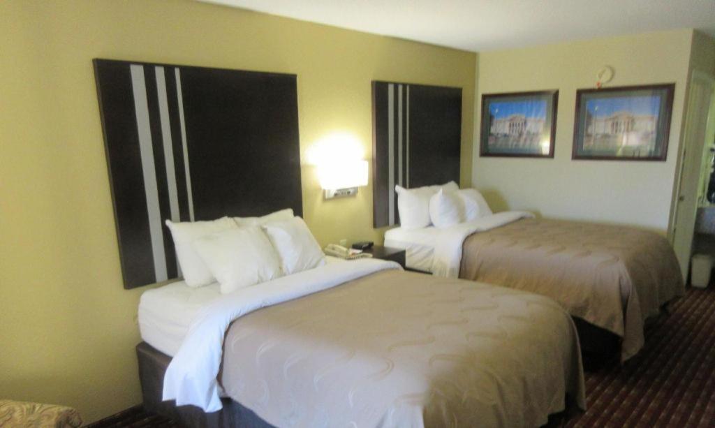 Quality Inn Andalusia Extérieur photo
