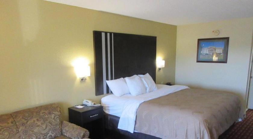 Quality Inn Andalusia Extérieur photo